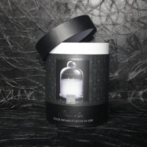 bougie parfumée et sa cloche de verre